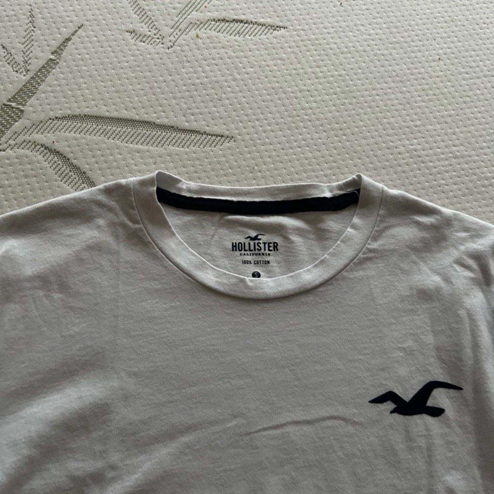 Hollister White and Black Long Sleeve Tee with Nature Graphic - Picture 2 of 3